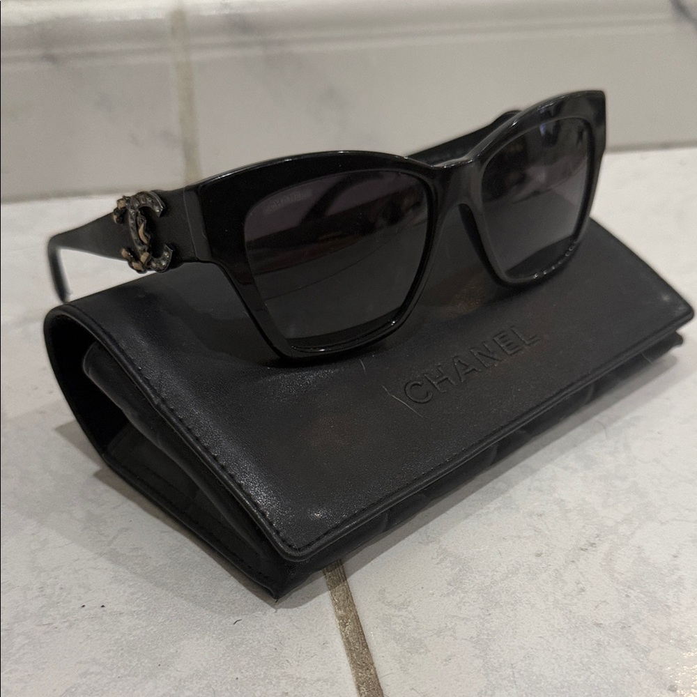 CHANEL Black Sunglasses with Gold CC Accent